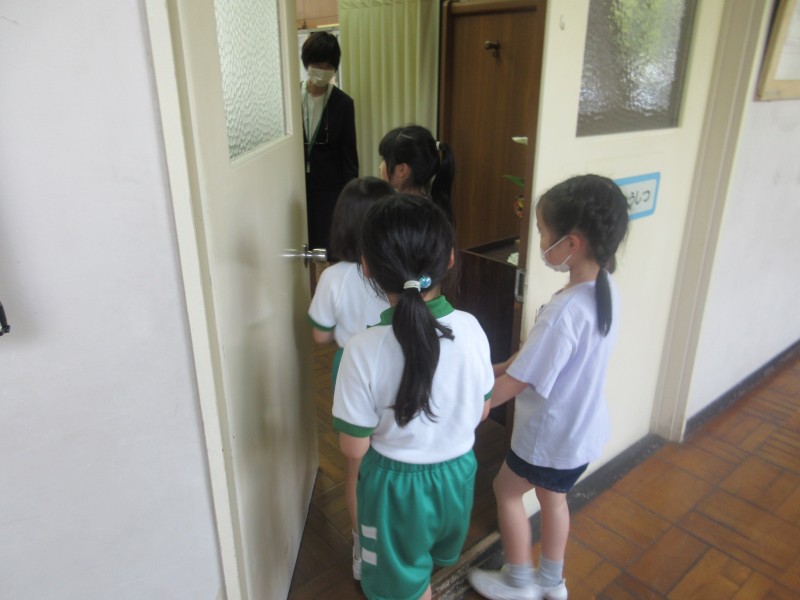 学校探検４